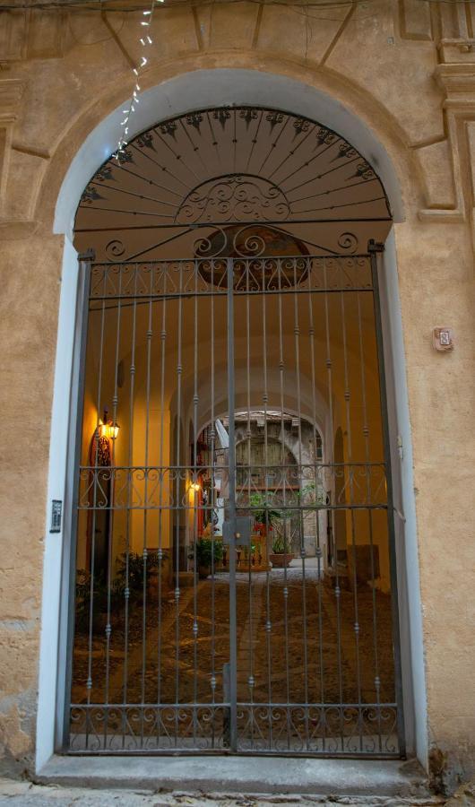 La Maison A La Cathedral Palermo Eksteriør bilde